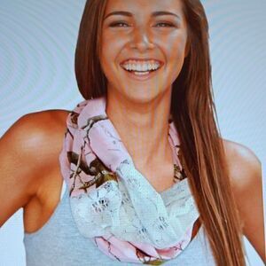 New Realtree Girl Chole Light Pink Camo Infinity Scarf Fits S-2X New With Tags